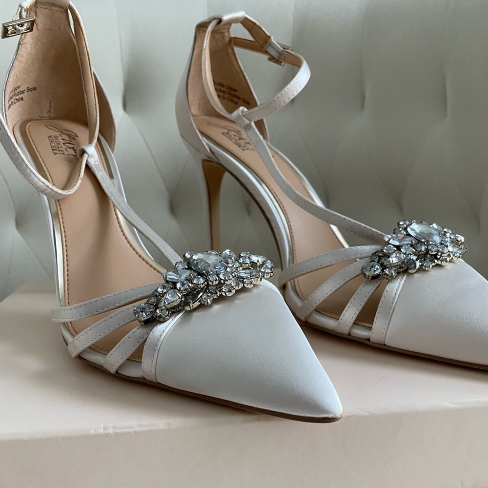 New TSTRAP Mivory Jewel Badgley Mischka Heels